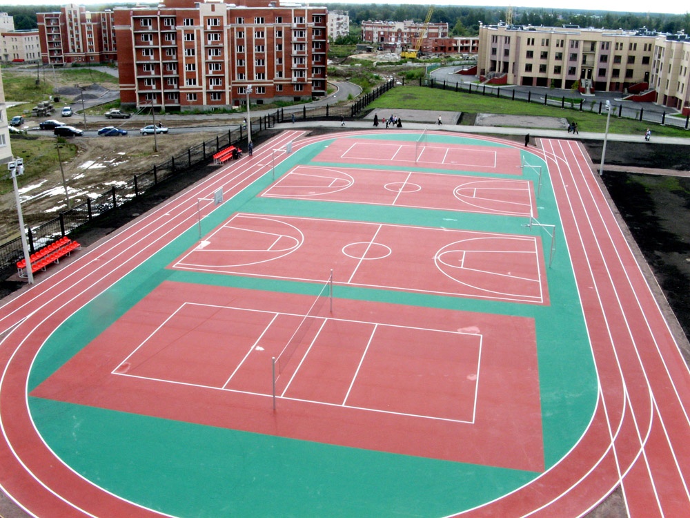 School stadium. Сьпдион школы 16 г Тольятти. Стадион школы 21 Тольятти. Школьная спортивная площадка. Современные спортивные площадки.